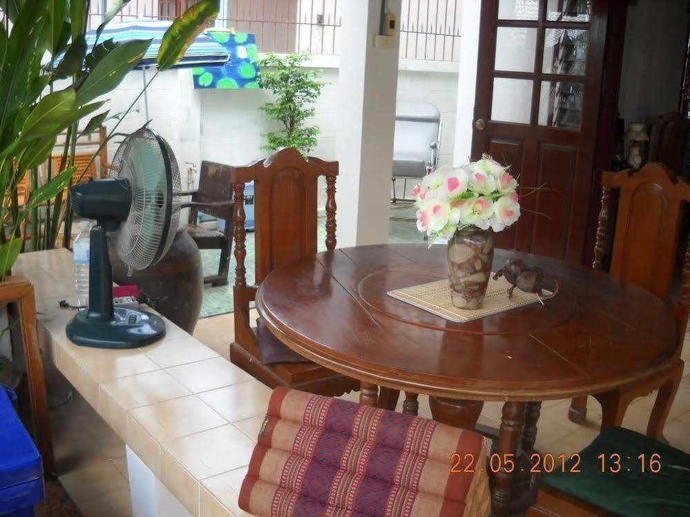 Sri Krung Guest House Phra Nakhon Si Ayutthaya Ngoại thất bức ảnh