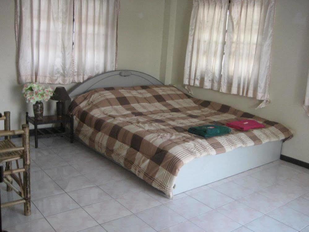 Sri Krung Guest House Phra Nakhon Si Ayutthaya Ngoại thất bức ảnh